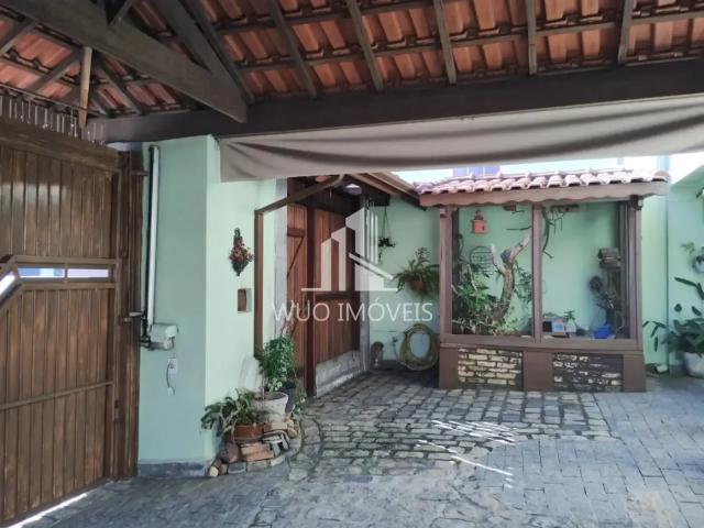 Casa / Sobrado para Venda em Santa Branca/SP Centro 4 Quartos