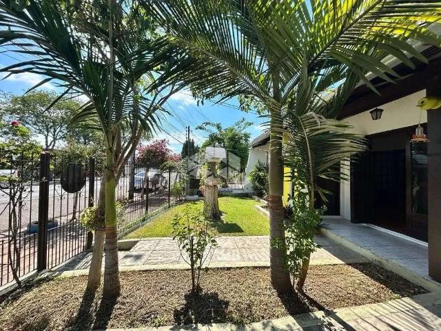 Casa / Sobrado para Venda em Santa Cruz do Sul/RS Avenida 3 Quartos