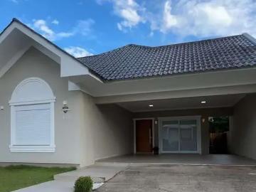 Casa / Sobrado para Venda em Santa Cruz do Sul/RS Country 3 Quartos