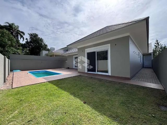 Casa / Sobrado para Venda em Santa Cruz do Sul/RS Country 3 Quartos
