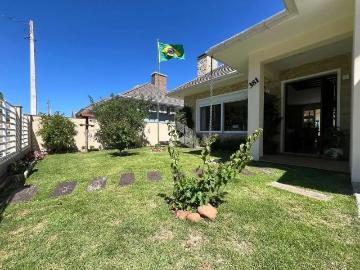 Casa / Sobrado para Venda em Santa Cruz do Sul/RS Country 3 Quartos