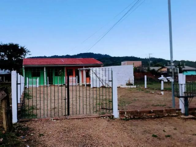 Casa / Sobrado para Venda em Santa Cruz do Sul/RS Esmeralda 2 Quartos
