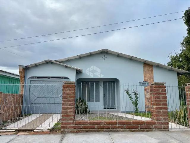Casa / Sobrado para Venda em Santa Cruz do Sul/RS Esmeralda 3 Quartos
