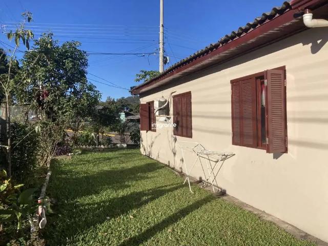Casa / Sobrado para Venda em Santa Cruz do Sul/RS Esmeralda 3 Quartos