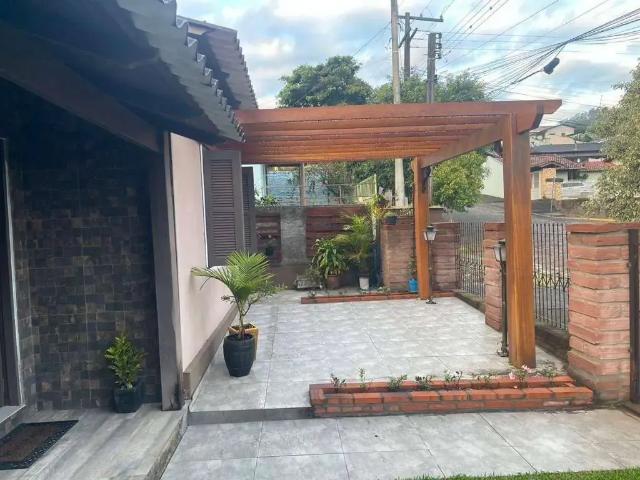 Casa / Sobrado para Venda em Santa Cruz do Sul/RS São João 3 Quartos