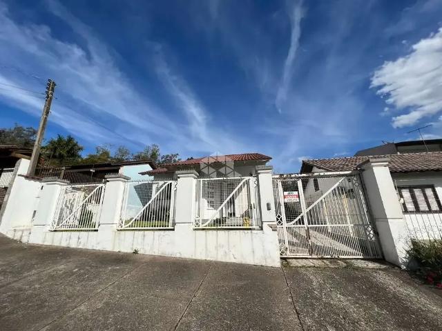 Casa / Sobrado para Venda em Santa Cruz do Sul/RS Universitário 3 Quartos