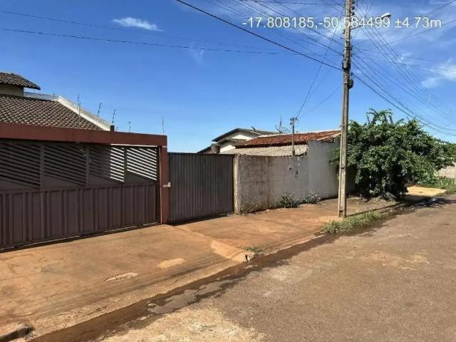 Casa / Sobrado para Venda em Santa Helena de Goiás/GO Parque Residencial Isaura 3 Quartos