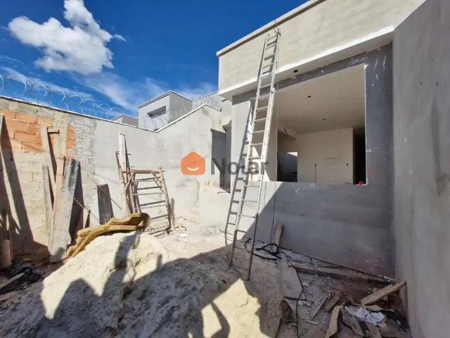 Casa / Sobrado para Venda em Santa Luzia/MG Novo Centro 3 Quartos