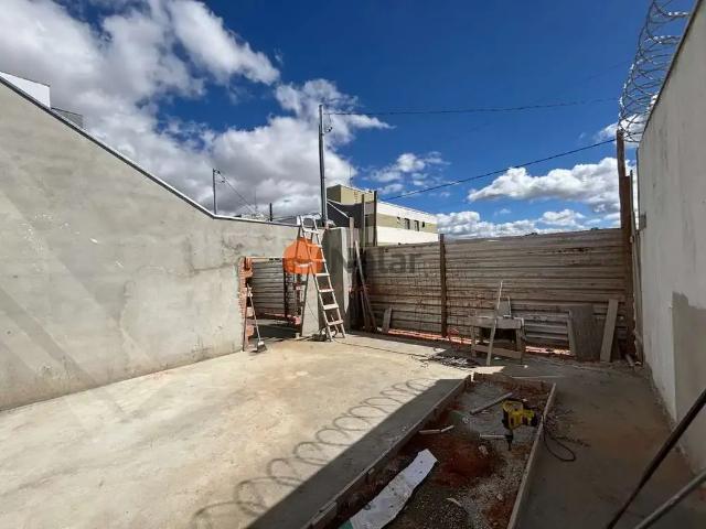 Casa / Sobrado para Venda em Santa Luzia/MG Novo Centro 3 Quartos