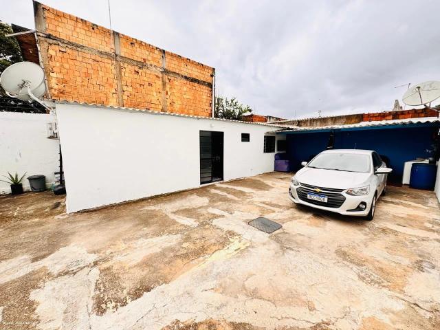 Casa / Sobrado para Venda em Santa Maria/DF Santa Maria Norte 1 Quartos