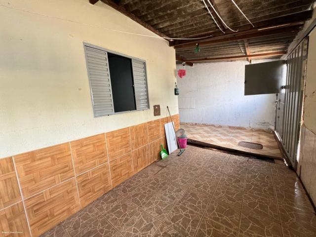 Casa / Sobrado para Venda em Santa Maria/DF Santa Maria Norte 3 Quartos