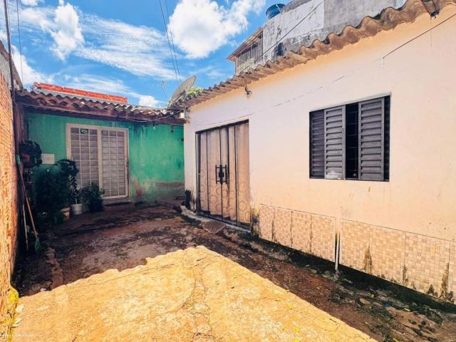 Casa / Sobrado para Venda em Santa Maria/DF Santa Maria Norte 5 Quartos