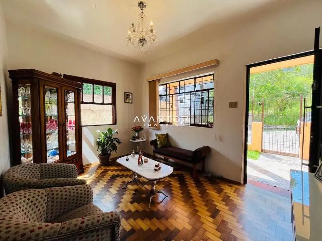 Casa / Sobrado para Venda em Santa Maria/RS Nossa Senhora das Dores 4 Quartos