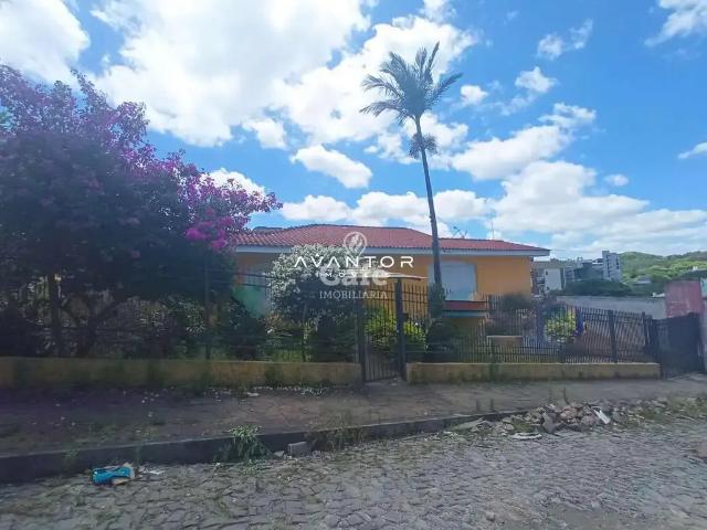 Casa / Sobrado para Venda em Santa Maria/RS Nossa Senhora das Dores 5 Quartos