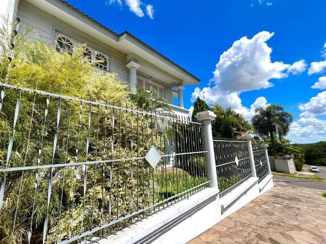 Casa / Sobrado para Venda em Santa Maria/RS Nossa Senhora de Lourdes 4 Quartos