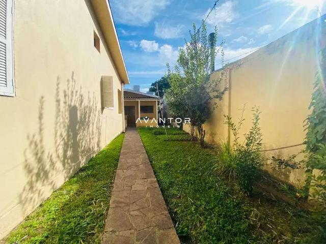 Casa / Sobrado para Venda em Santa Maria/RS Nossa Senhora de Lourdes 4 Quartos