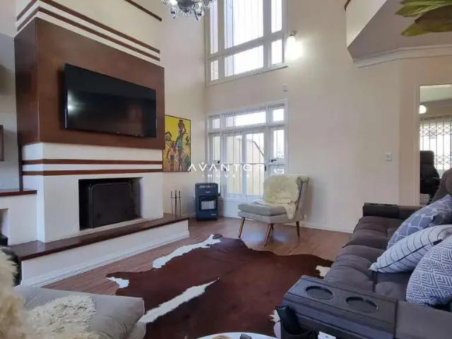Casa / Sobrado para Venda em Santa Maria/RS Nossa Senhora de Lourdes 4 Quartos