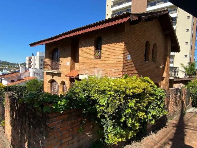 Casa / Sobrado para Venda em Santa Maria/RS Nossa Senhora de Lourdes 3 Quartos
