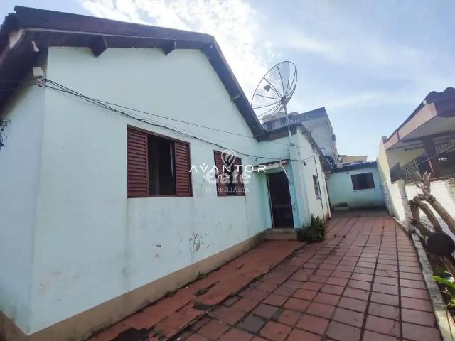 Casa / Sobrado para Venda em Santa Maria/RS Nossa Senhora Medianeira 4 Quartos