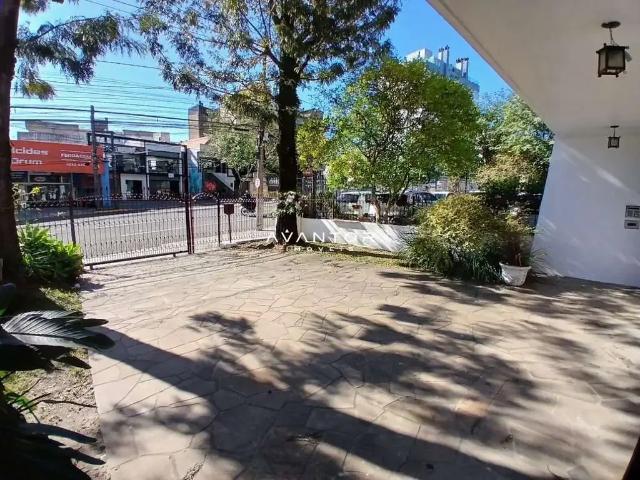 Casa / Sobrado para Venda em Santa Maria/RS Nossa Senhora Medianeira 4 Quartos