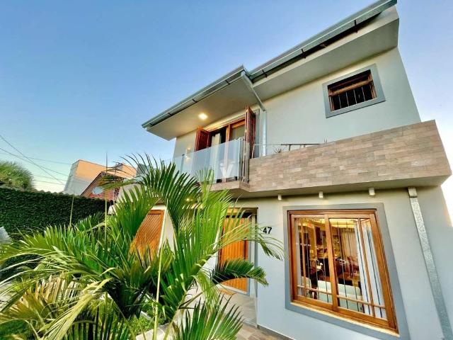 Casa / Sobrado para Venda em Santa Maria/RS Nossa Senhora Medianeira 3 Quartos