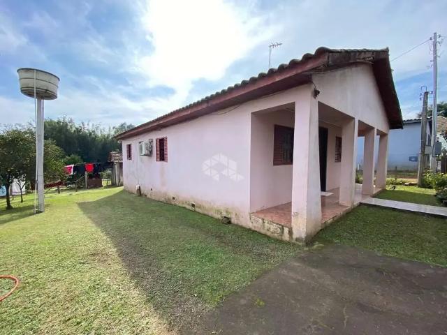 Casa / Sobrado para Venda em Santa Maria/RS Boca do Monte 3 Quartos