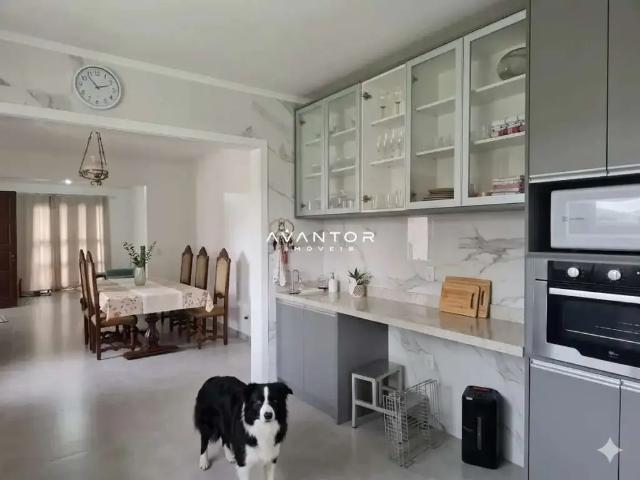 Casa / Sobrado para Venda em Santa Maria/RS Camobi 4 Quartos