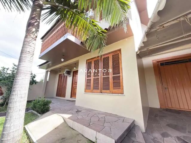 Casa / Sobrado para Venda em Santa Maria/RS Camobi 4 Quartos