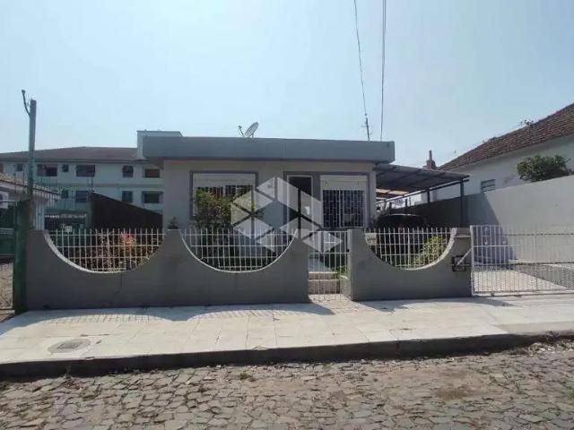 Casa / Sobrado para Venda em Santa Maria/RS Camobi 2 Quartos
