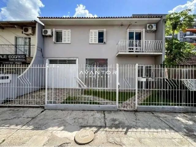 Casa / Sobrado para Venda em Santa Maria/RS Camobi 3 Quartos