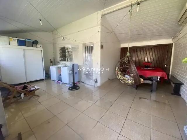 Casa / Sobrado para Venda em Santa Maria/RS Camobi 3 Quartos