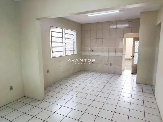 Casa / Sobrado para Venda em Santa Maria/RS Carolina 4 Quartos