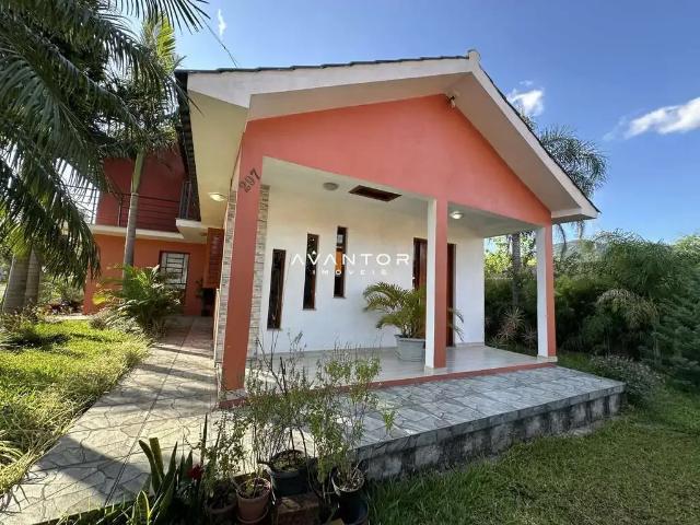 Casa / Sobrado para Venda em Santa Maria/RS Caturrita 3 Quartos