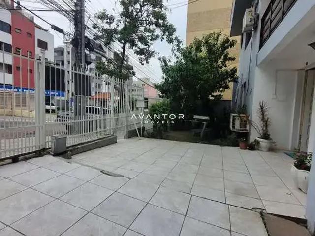 Casa / Sobrado para Venda em Santa Maria/RS Centro 4 Quartos