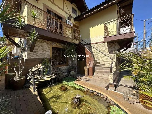 Casa / Sobrado para Venda em Santa Maria/RS Centro 5 Quartos