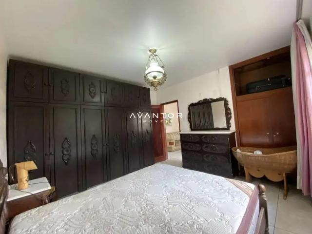 Casa / Sobrado para Venda em Santa Maria/RS Centro 5 Quartos