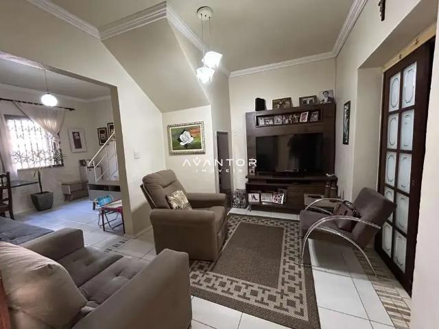 Casa / Sobrado para Venda em Santa Maria/RS Centro 3 Quartos