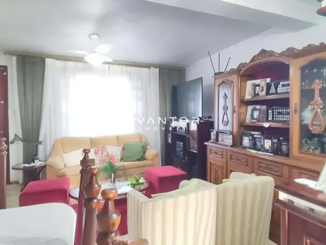 Casa / Sobrado para Venda em Santa Maria/RS Centro 3 Quartos