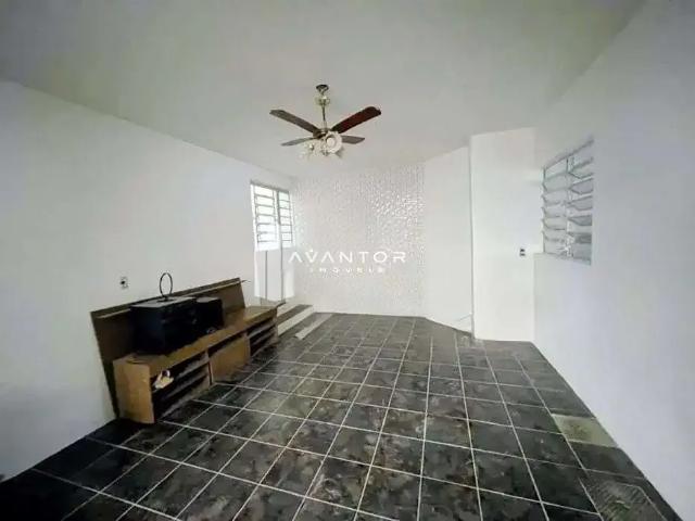 Casa / Sobrado para Venda em Santa Maria/RS Dom Antônio Reis 4 Quartos