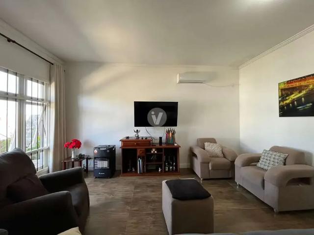Casa / Sobrado para Venda em Santa Maria/RS Juscelino Kubitschek 3 Quartos