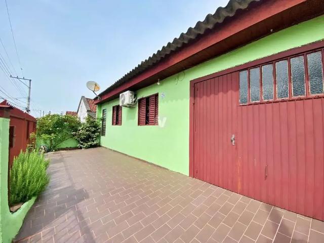 Casa / Sobrado para Venda em Santa Maria/RS Juscelino Kubitschek 3 Quartos