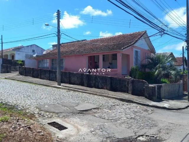 Casa / Sobrado para Venda em Santa Maria/RS Juscelino Kubitschek 3 Quartos