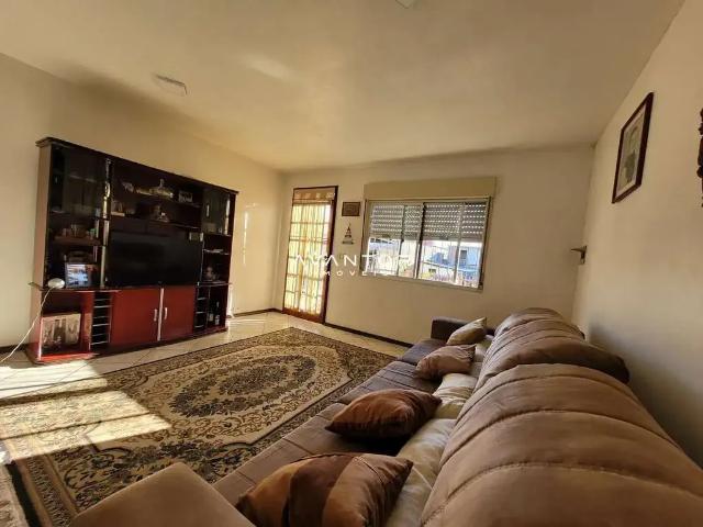 Casa / Sobrado para Venda em Santa Maria/RS Juscelino Kubitschek 3 Quartos