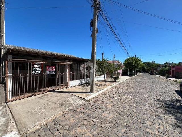 Casa / Sobrado para Venda em Santa Maria/RS Juscelino Kubitschek 3 Quartos