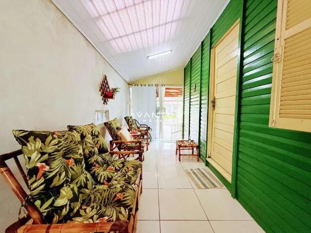 Casa / Sobrado para Venda em Santa Maria/RS Juscelino Kubitschek 3 Quartos