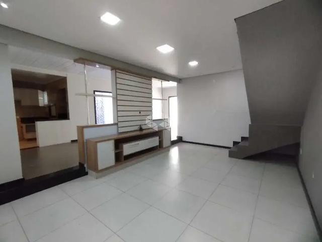 Casa / Sobrado para Venda em Santa Maria/RS Juscelino Kubitschek 5 Quartos
