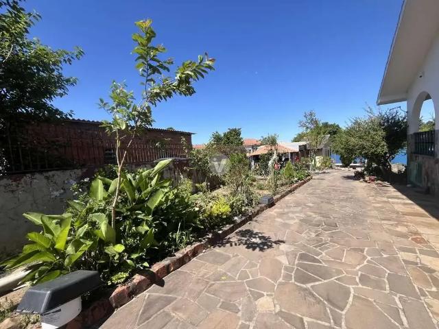 Casa / Sobrado para Venda em Santa Maria/RS Juscelino Kubitschek 6 Quartos