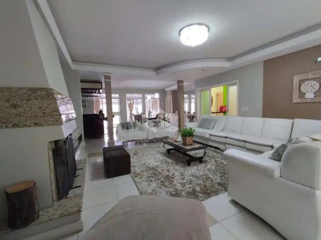 Casa / Sobrado para Venda em Santa Maria/RS Patronato 4 Quartos
