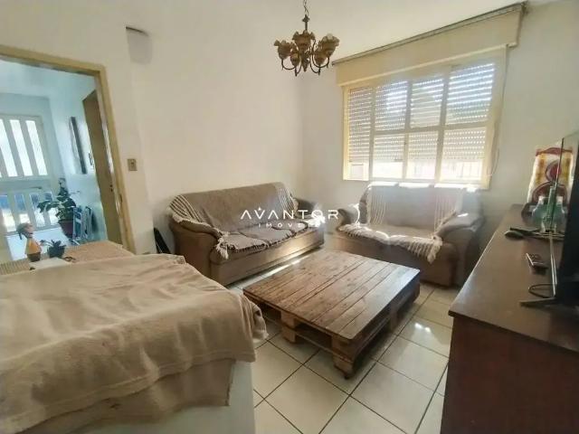 Casa / Sobrado para Venda em Santa Maria/RS Patronato 3 Quartos