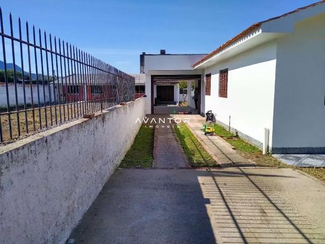 Casa / Sobrado para Venda em Santa Maria/RS Pé de Plátano 3 Quartos